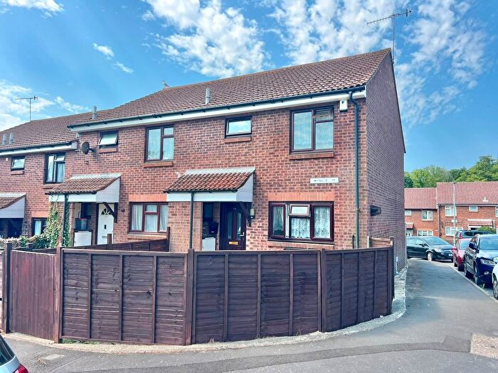 3 Bedroom End Of Terrace House For Sale In Seven Acre Close, St. Leonards-On-Sea, TN37