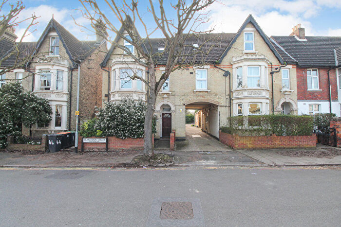 2 Bedroom Apartment For Sale In Clarendon Street, Bedford, MK41