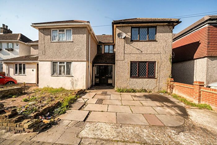 3 Bedroom Terraced House For Sale In Magpie Hall Lane, Bromley, BR2