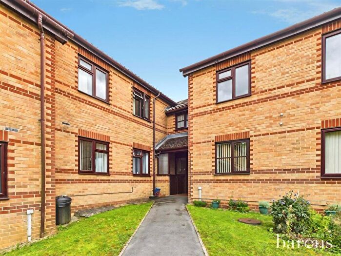 2 Bedroom Apartment For Sale In Gershwin Court, Basingstoke, Hampshire, RG22