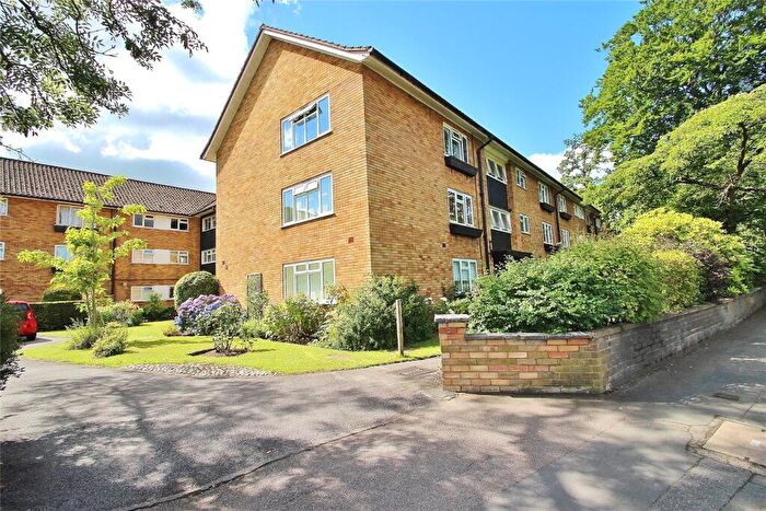 1 Bedroom Flat For Sale In Brewery Road, Horsell, Surrey, GU21