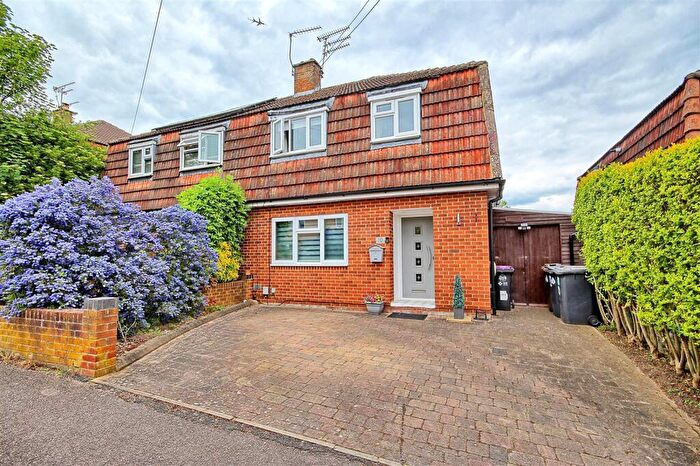 3 Bedroom Semi-Detached House For Sale In Upper Clabdens - Ware, SG12