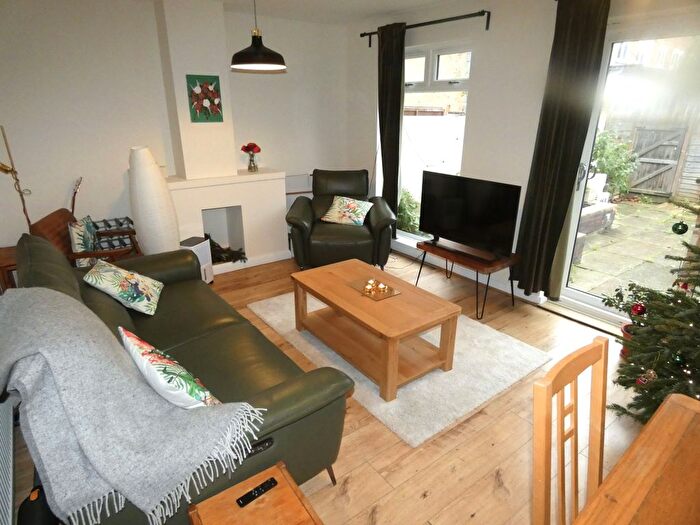 3 Bedroom Terraced House To Rent In Tredegar Road, Bow, E3