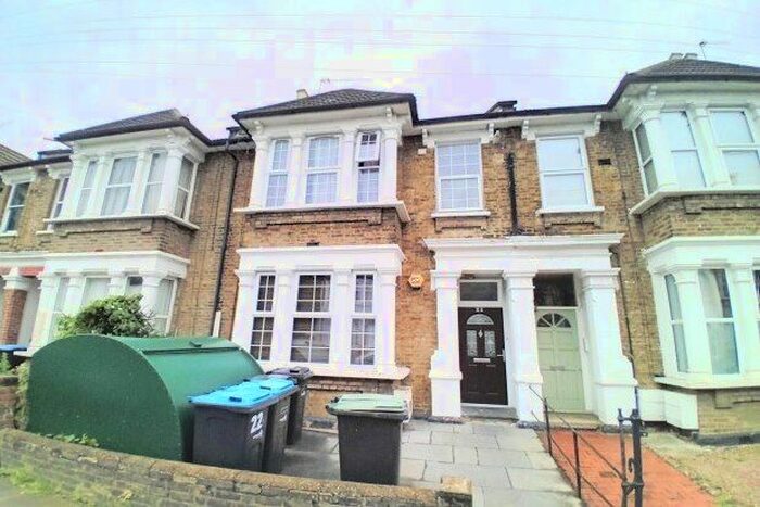 3 Bedroom Flat To Rent In Latymer Road, London, N9