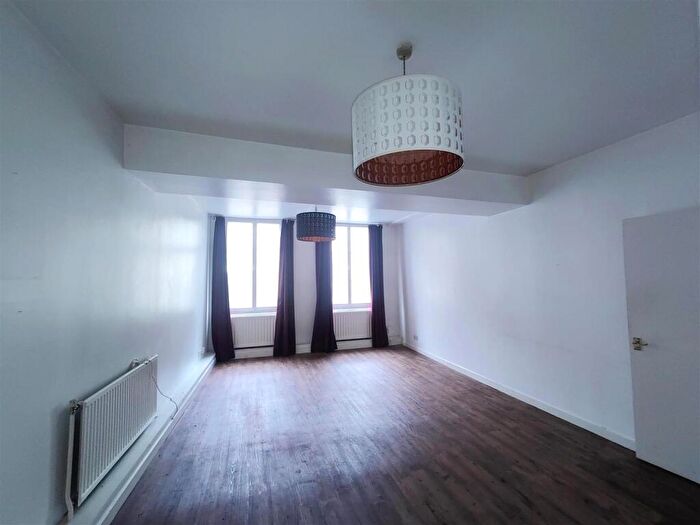 1 Bedroom Flat For Sale In Manor Row, Bradford, BD1