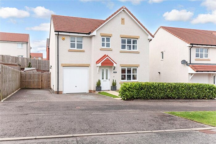 3 Bedroom Detached House For Sale In Tyndrum Crescent, Hamilton, South Lanarkshire, ML3