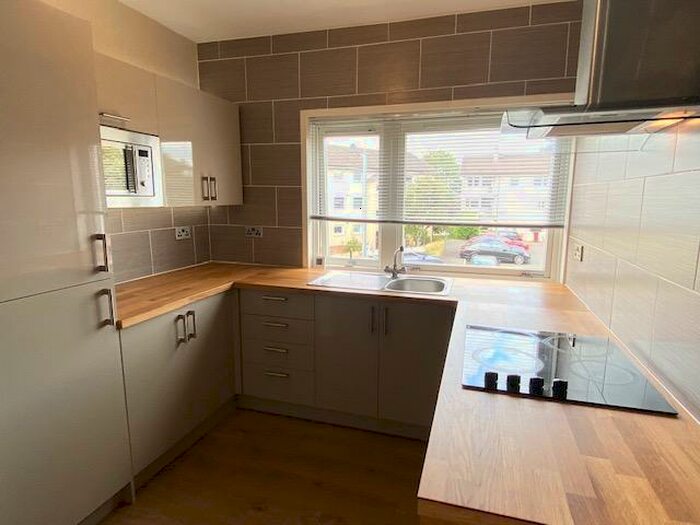 3 Bedroom Flat To Rent In Hume Place, The Murray, G75