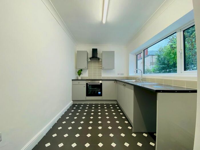 3 Bedroom Terraced House To Rent In Queen Street, Pontefract, WF8