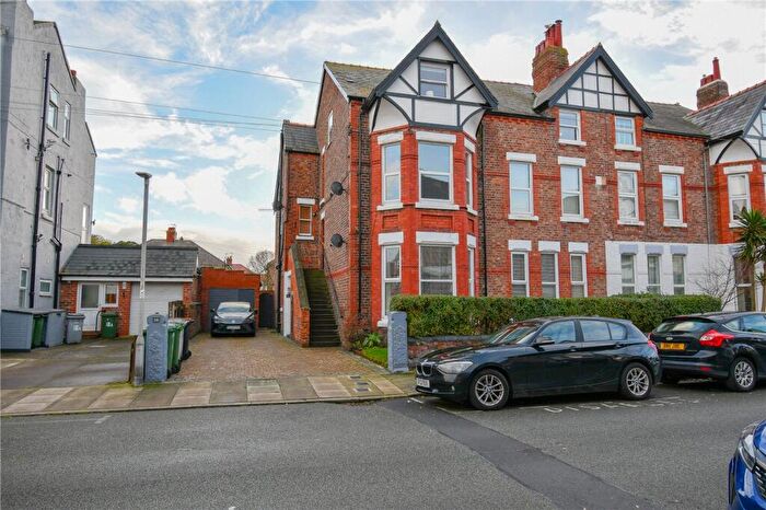 2 Bedroom Flat For Sale In Dunraven Road, West Kirby, Wirral, CH48