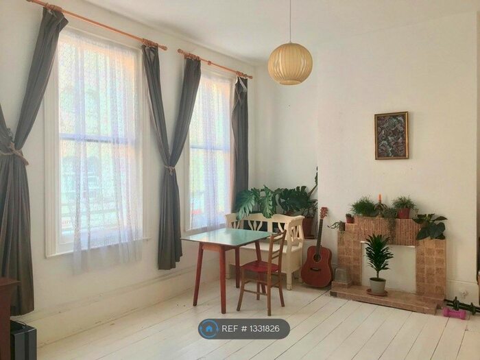 2 Bedroom Maisonette To Rent In Kings Road, St. Leonards-On-Sea, TN37