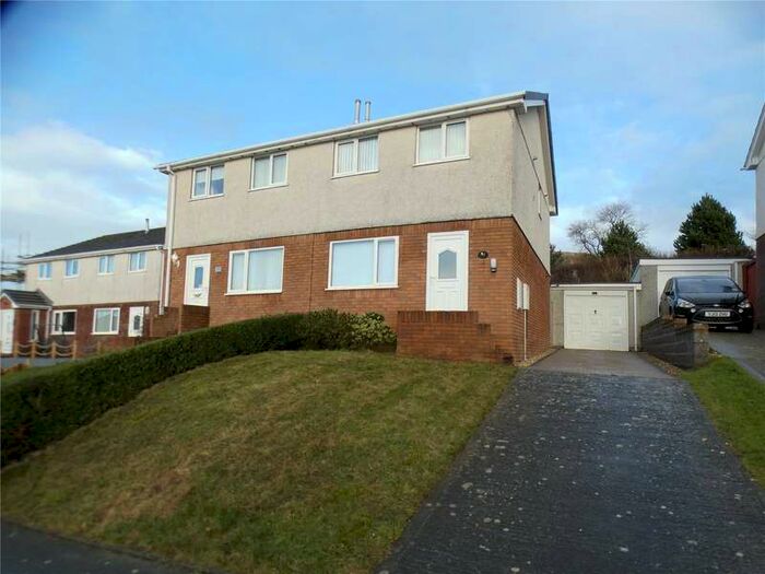 3 Bedroom Semi-Detached House To Rent In Cae America, Llanfairfechan, Gwynedd, LL33