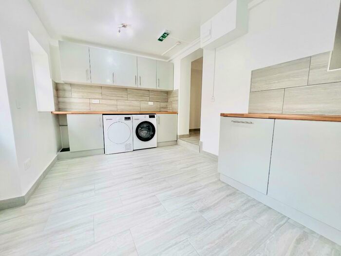 7 Bedroom Terraced House To Rent In Garnet Walk, London, E6