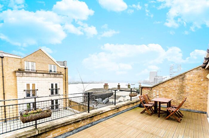 1 Bedroom Flat To Rent In Cold Harbour, Canary Wharf, London, E14