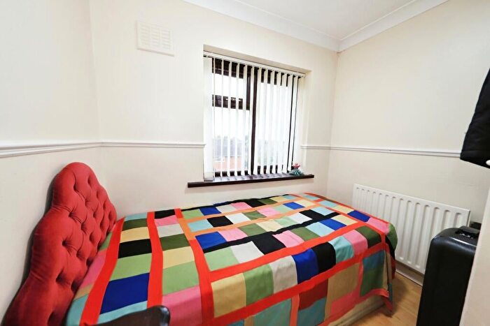 3 Bedroom Semi-Detached House For Sale In Pool Hall Crescent, Wolverhampton, WV3