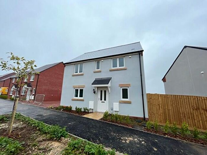 3 Bedroom House To Rent In Curtis Way - Weymouth, DT4