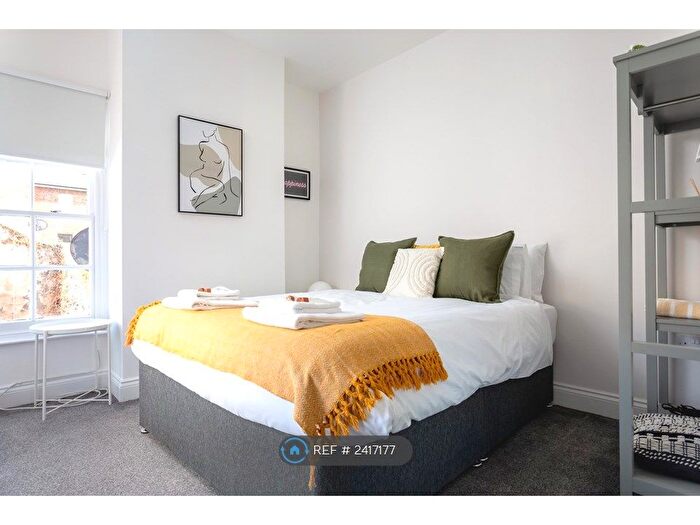 1 Bedroom Flat To Rent In Wellington Mews, Cheltenham, GL50