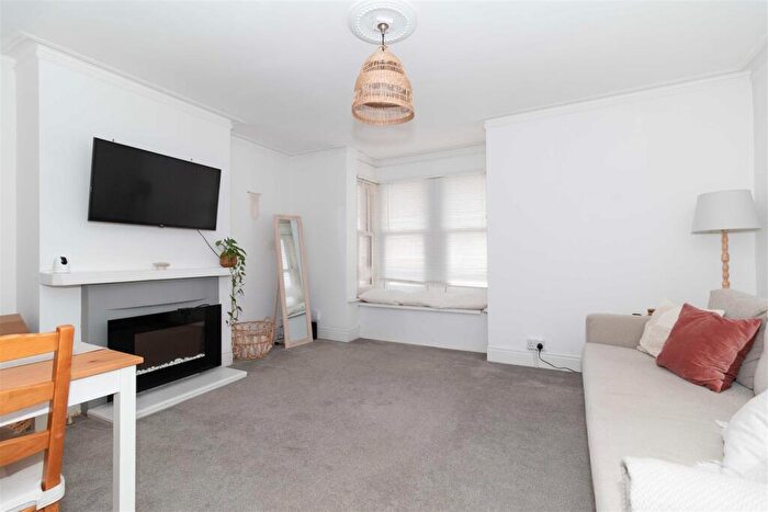 1 Bedroom Flat To Rent In Broadwater Street East, Worthing, BN14