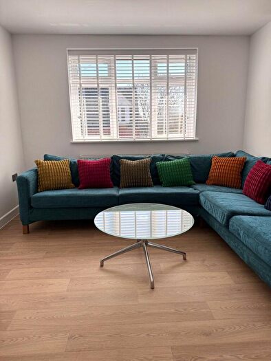 1 Bedroom Apartment To Rent In Lincoln Road, New Hinksey, OX1