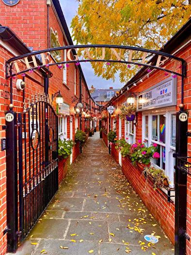 Studio To Rent In The Gauntlet, St. Johns Square, Glastonbury, Somerset, BA6