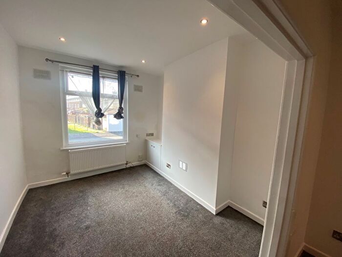 2 Bedroom Property To Rent In Mount Pleasant, Stockport, SK7
