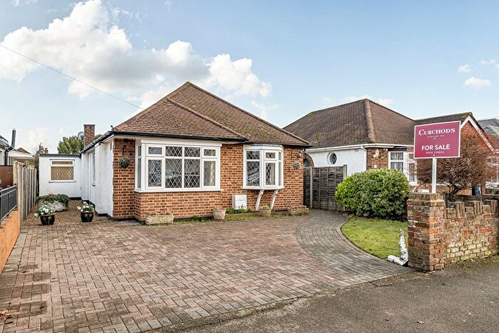 2 Bedroom Bungalow For Sale In Lois Drive, Shepperton, TW17