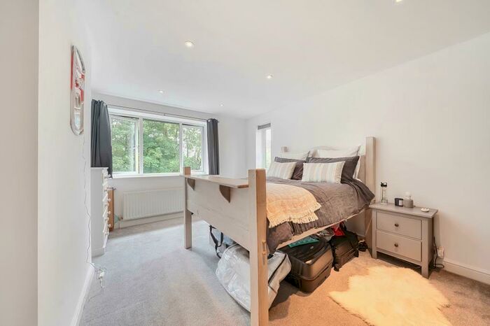 2 Bedroom Flat For Sale In Maidenhead, Berkshire, SL6