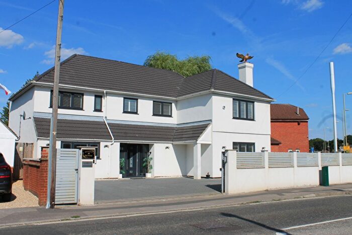 6 Bedroom Detached House For Sale In Minley Road, Farnborough, GU14