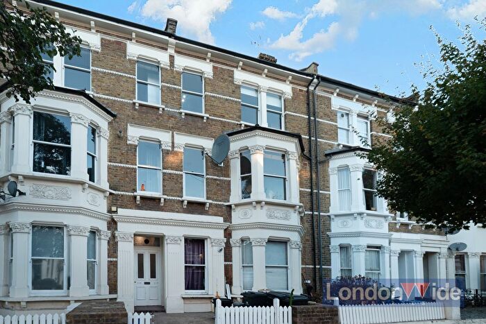 3 Bedroom Flat For Sale In Fernhead Road, W9