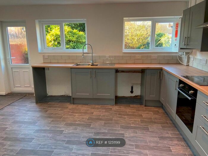 3 Bedroom Semi-Detached House To Rent In The Lane, Awsorth NG16