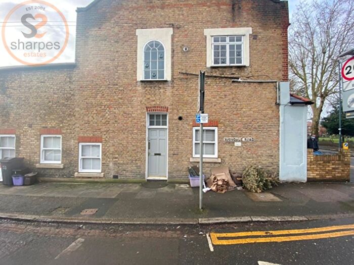 2 Bedroom Flat To Rent In A Gap Road, London, SW19