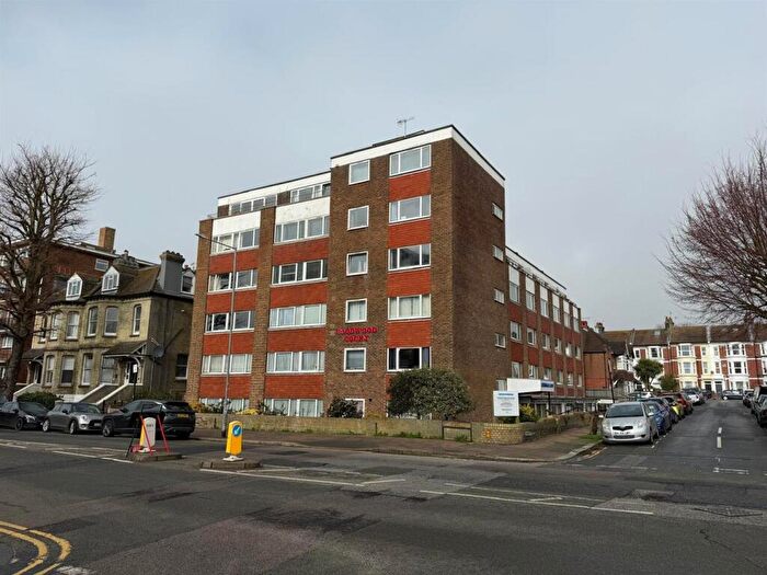 Flat For Sale In - Cromwell Road, Hove, BN3
