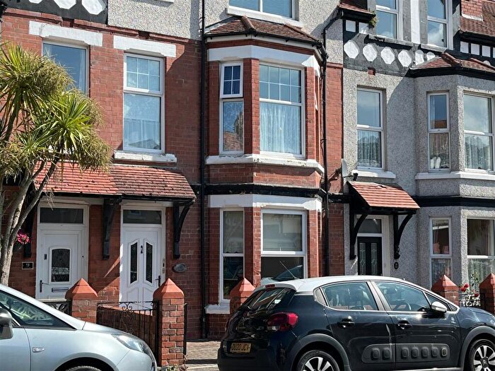 1 Bedroom Flat For Sale In Curzon Road, Craig-y-Don, LL30