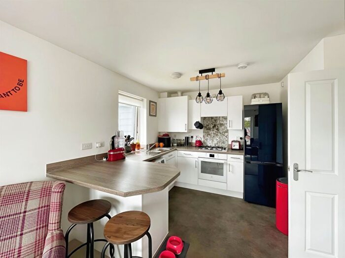 1 Bedroom Flat For Sale In Ffordd Y Dociau, Barry, CF62