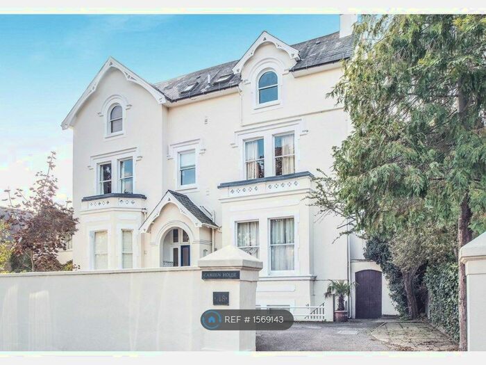 Studio To Rent In Camden House, East Molesey, KT8