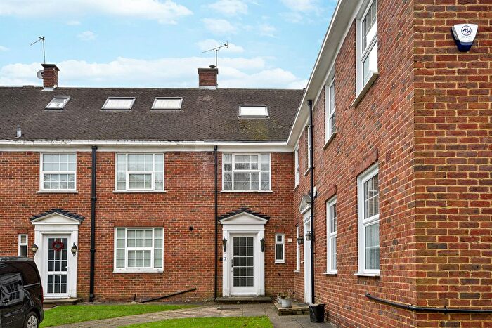 4 Bedroom Terraced House To Rent In Whinfell Close, Streatham, SW16