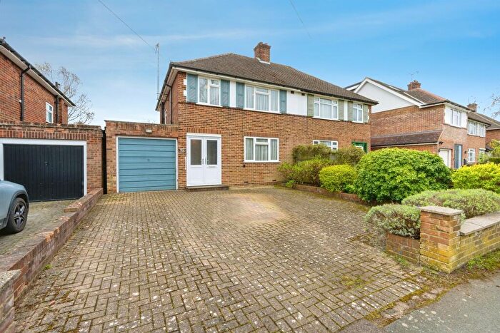 3 Bedroom Semi Detached House For Sale In The Ridgeway, St. Albans, AL4