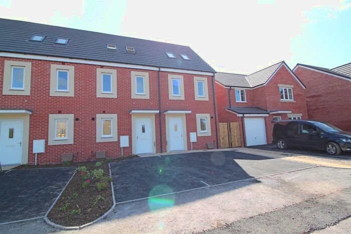 3 Bedroom Terraced House To Rent In Chester Place, Bridgwater, Somerset, TA6