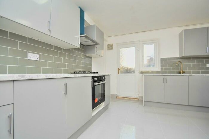 5 Bedroom Terraced House To Rent In Brougham Road, Southsea, PO5