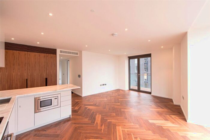 2 Bedroom Flat To Rent In Embassy Gardens, Ambassador Building, New Union Square, SW8