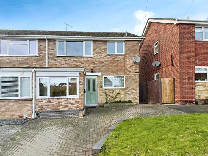 4 Bedroom Semi-Detached House For Sale In Lewis Road, Radford Semele, Leamington Spa, CV31