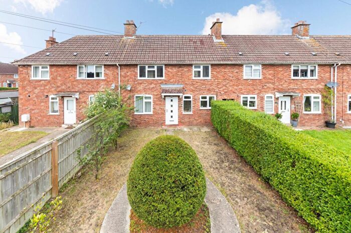 3 Bedroom Terraced House For Sale In Saxton Road, Abingdon, OX14