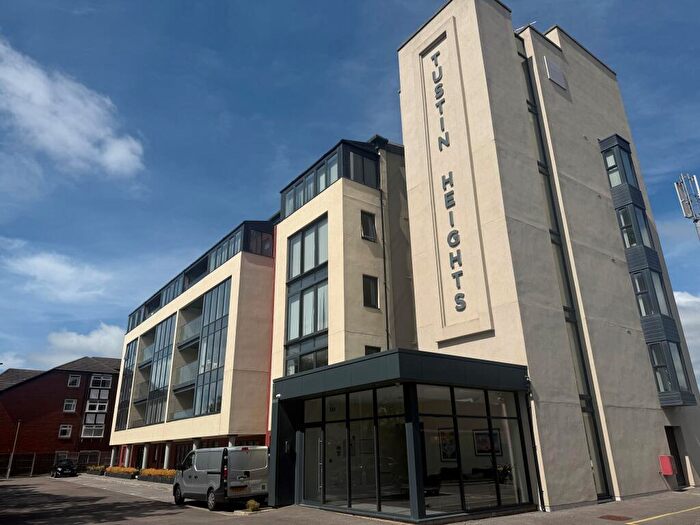 2 Bedroom Flat To Rent In St. Andrews Road North, Lytham St. Annes, Lancashire, FY8