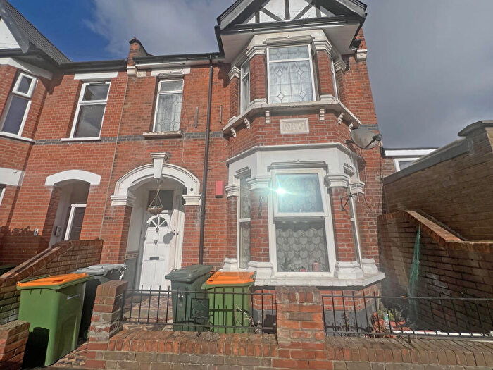 2 Bedroom Flat For Sale In Essex Street, London, E7