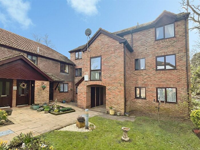 1 Bedroom Property For Sale In St. Benedicts Close, Aldershot, GU11