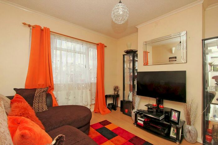 2 Bedroom Flat To Rent In Sydenham Road, Sydenham, **Zero Deposit Option On This Property Via Mann**, SE26