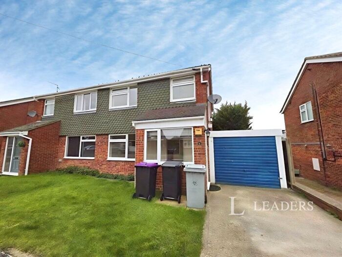 3 Bedroom Semi Detached House To Rent In Keble Close, Stamford, Lincolnshire, PE9