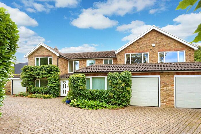 5 Bedroom Detached House For Sale In Kingswood Road, Penn, Buckinghamshire, HP10