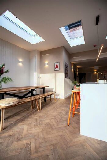 7 Bedroom House To Rent In Old Hall Lane Manchester, M13