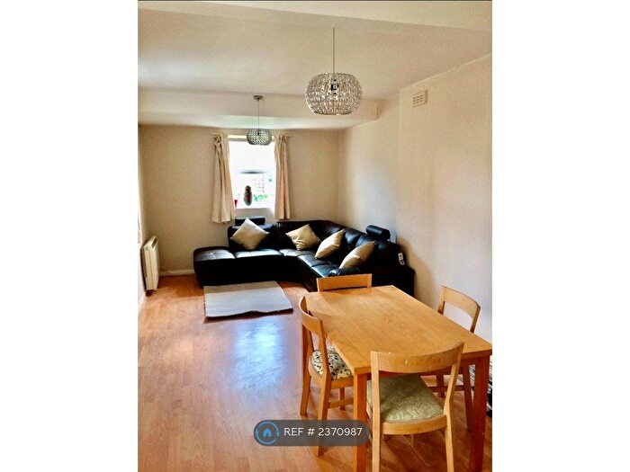 2 Bedroom Flat To Rent In Radipole Road, London, SW6