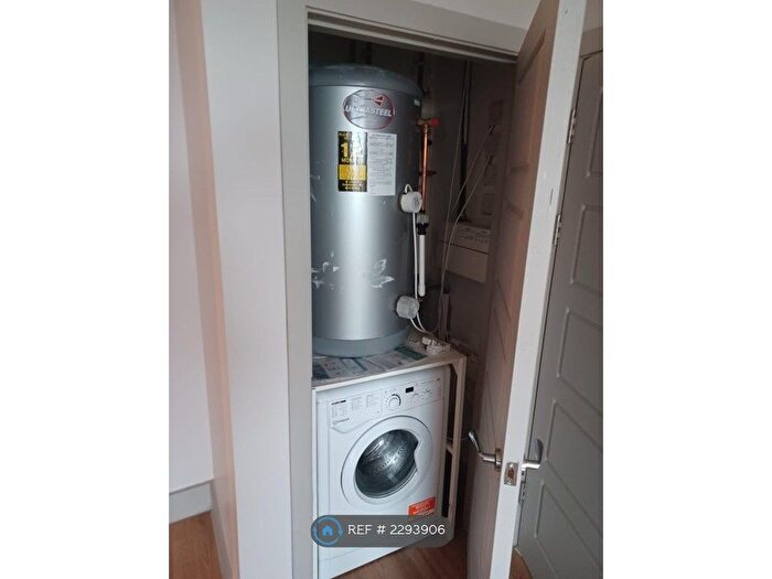 1 Bedroom Flat To Rent In Cube House, Stoke Mandeville, Aylesbury, HP22